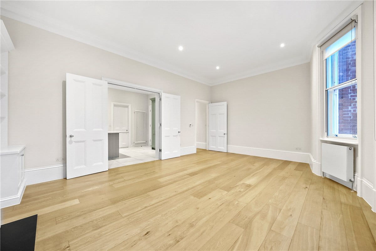 4 bedroom maisonette, Egerton Gardens, Knightsbridge SW3 - Available