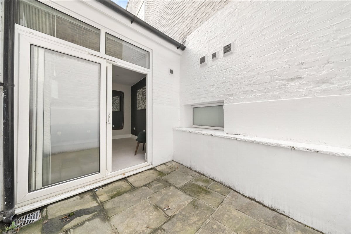 4 bedroom flat, Southwell Gardens, South Kensington SW7 - Available