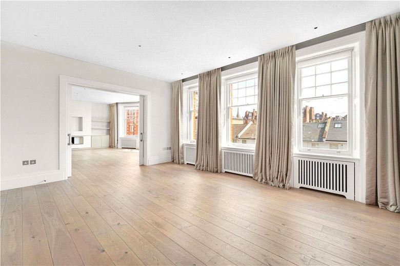 4 bedroom flat, Wynnstay Gardens, Allen Street W8 - Available