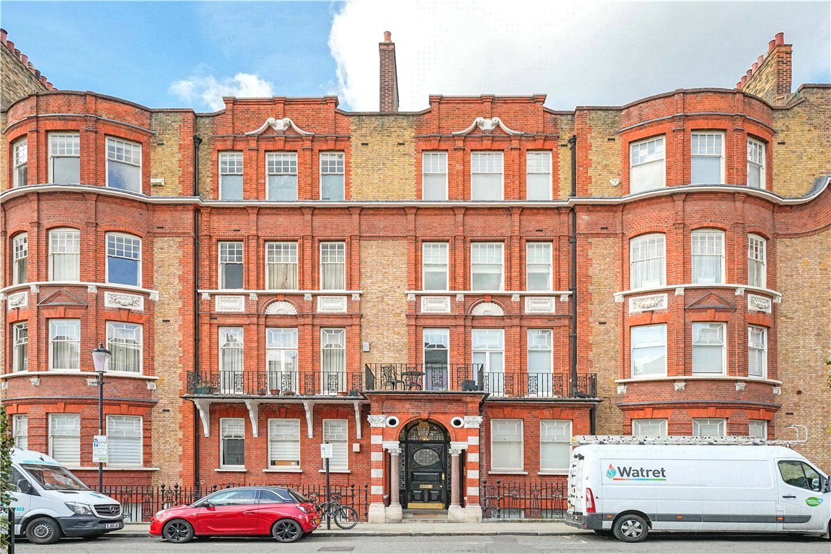 4 bedroom flat, Wynnstay Gardens, Allen Street W8 - Available
