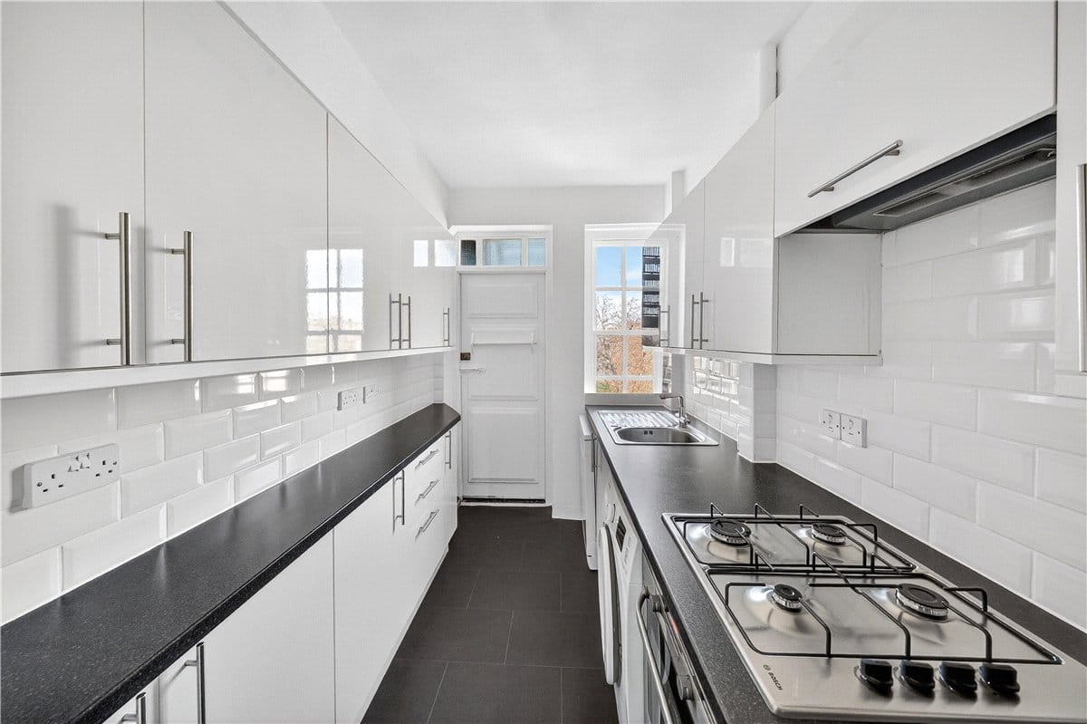 2 bedroom flat, York House, 1 Turks Row SW3 - Available