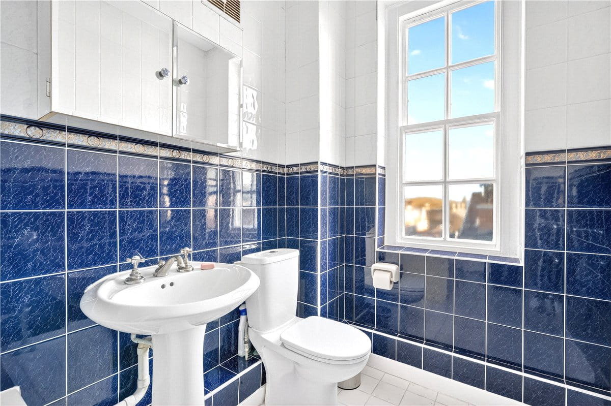 2 bedroom flat, York House, 1 Turks Row SW3 - Available