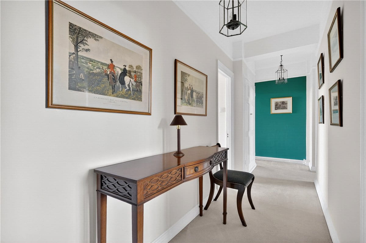 2 bedroom flat, York House, 1 Turks Row SW3 - Available