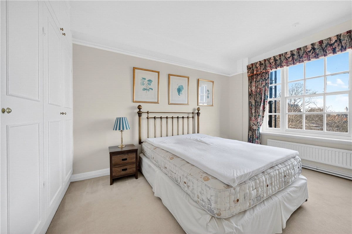 2 bedroom flat, York House, 1 Turks Row SW3 - Available
