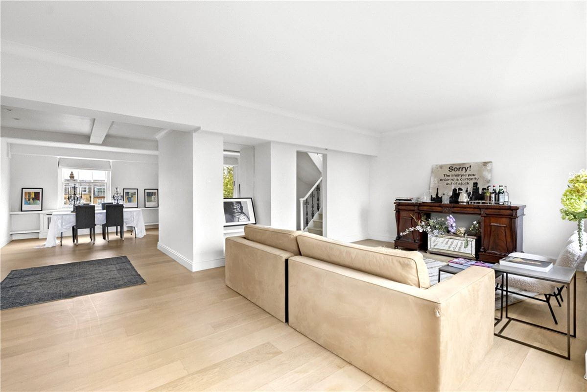 3 bedroom flat, Cadogan Square, Knightsbridge SW1X - Available