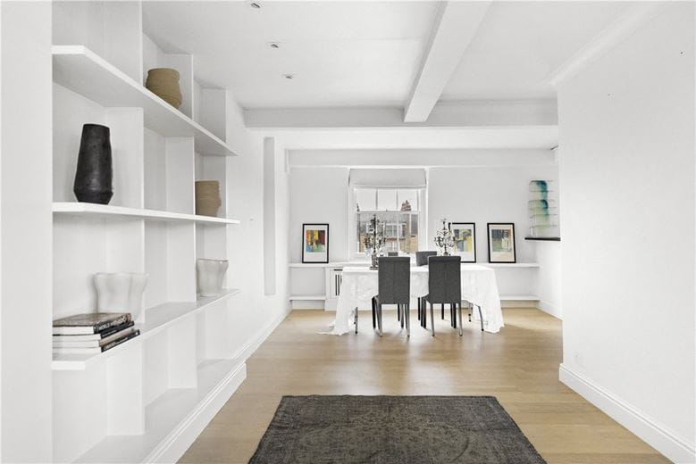 3 bedroom flat, Cadogan Square, Knightsbridge SW1X - Available