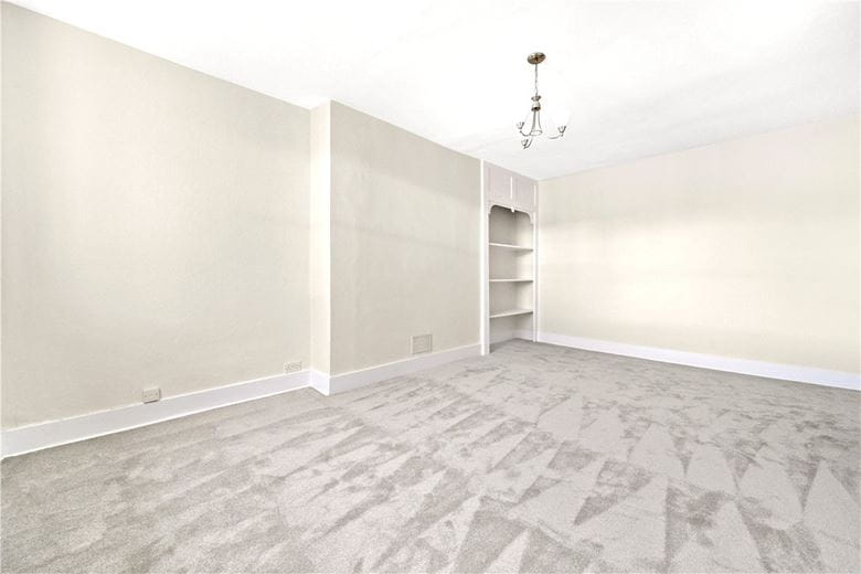 2 bedroom flat, Thurloe Street, South Kensington SW7 - Available