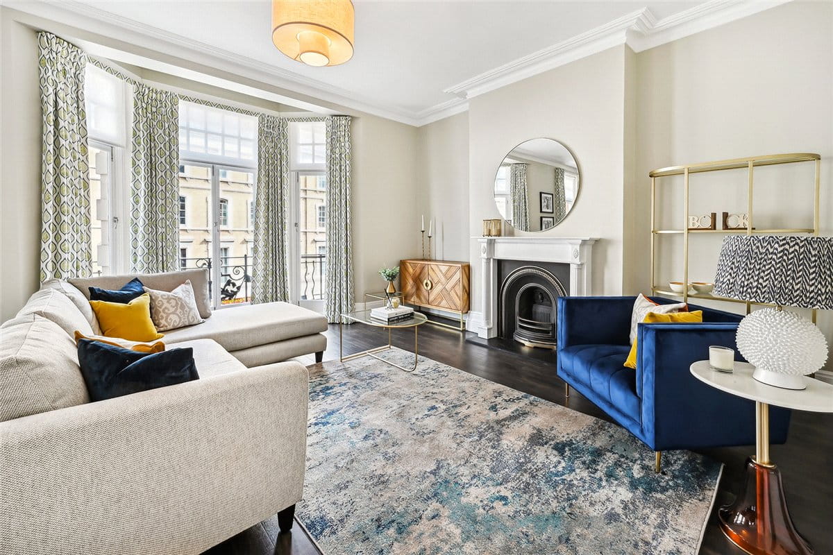 4 bedroom flat, Gloucester Road, South Kensington SW7 - Available