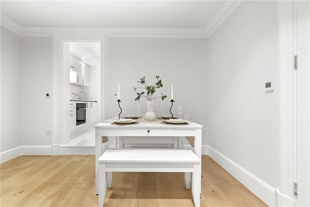 2 bedroom flat, Cadogan Square, Chelsea SW1X - Available