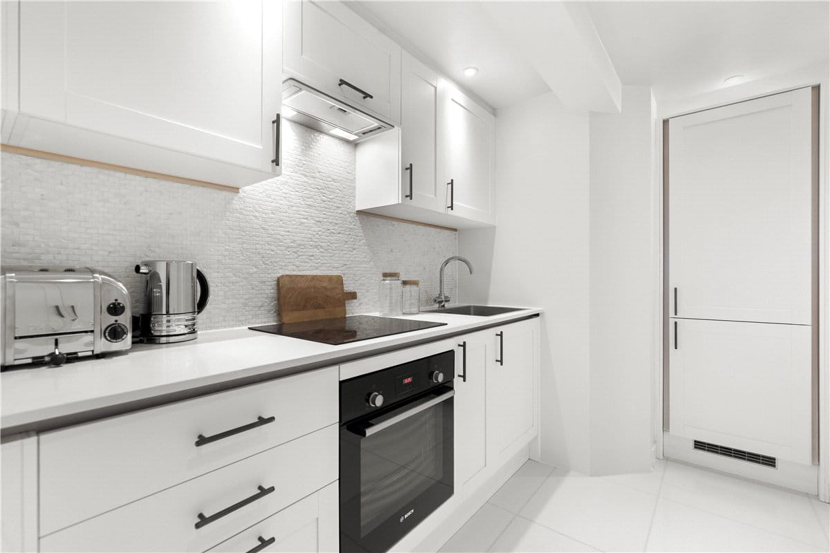 2 bedroom flat, Cadogan Square, Chelsea SW1X - Available