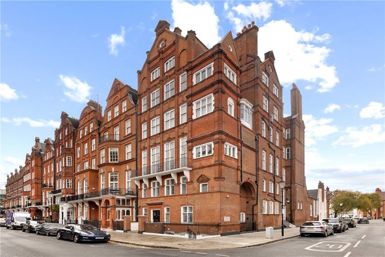 2 bedroom flat, Cadogan Square, Chelsea SW1X - Available