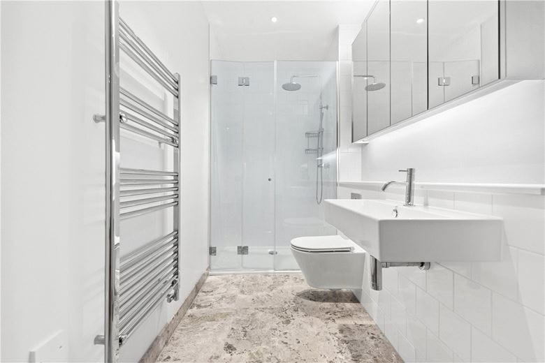 1 bedroom flat, Latimer Road, North Kensington W10 - Available