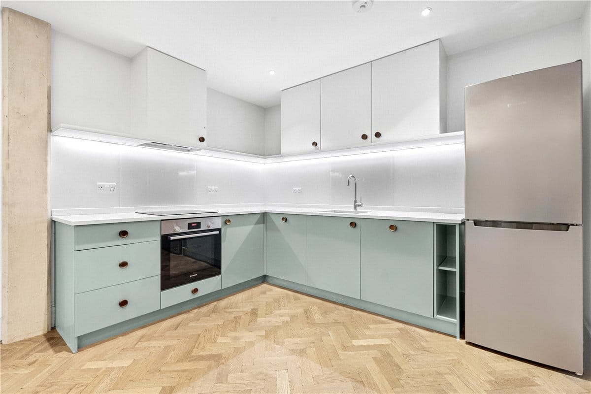1 bedroom flat, Latimer Road, North Kensington W10 - Available