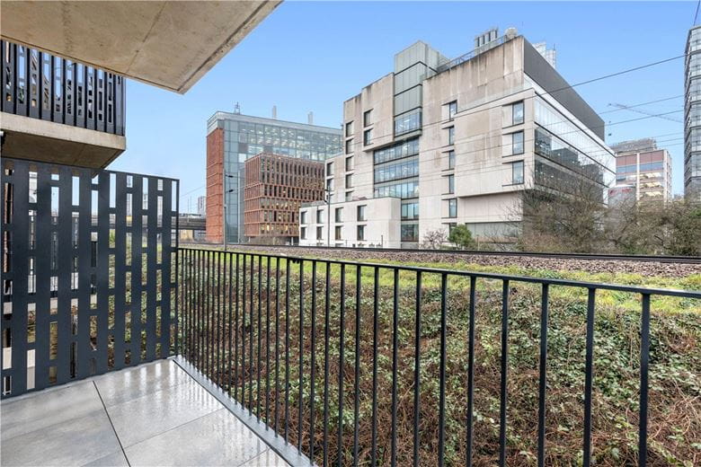 1 bedroom flat, Latimer Road, North Kensington W10 - Available