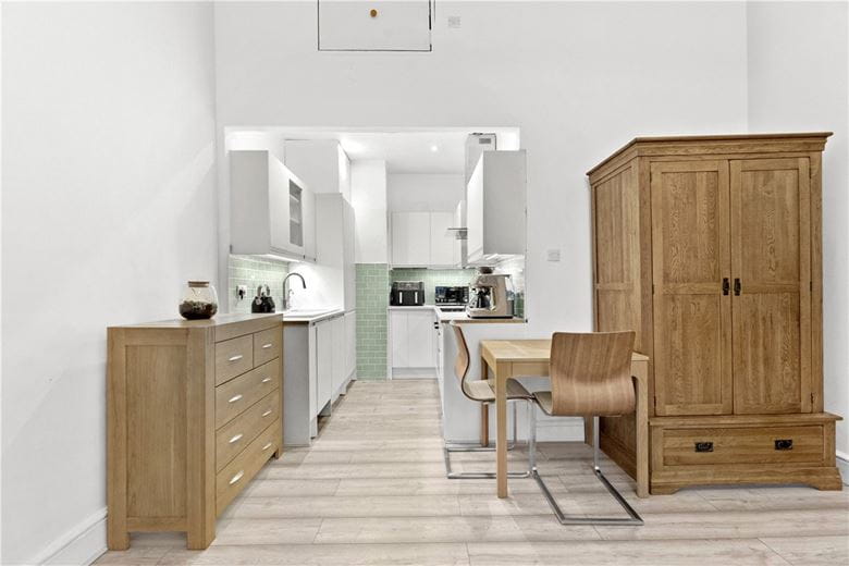  bedroom flat, Westbourne Terrace, Paddington W2 - Available