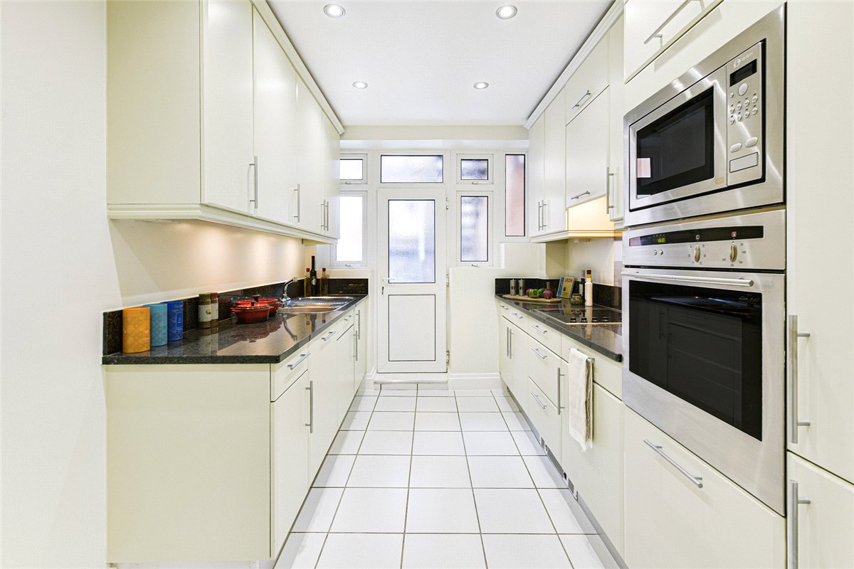 3 bedroom flat, Stafford Court, Kensington High Street W8 - Available
