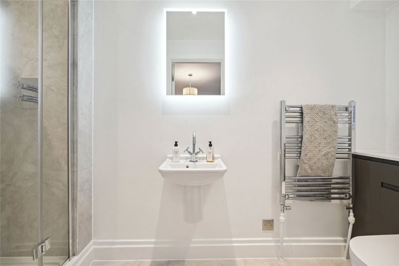 3 bedroom flat, Stafford Court, Kensington High Street W8 - Available