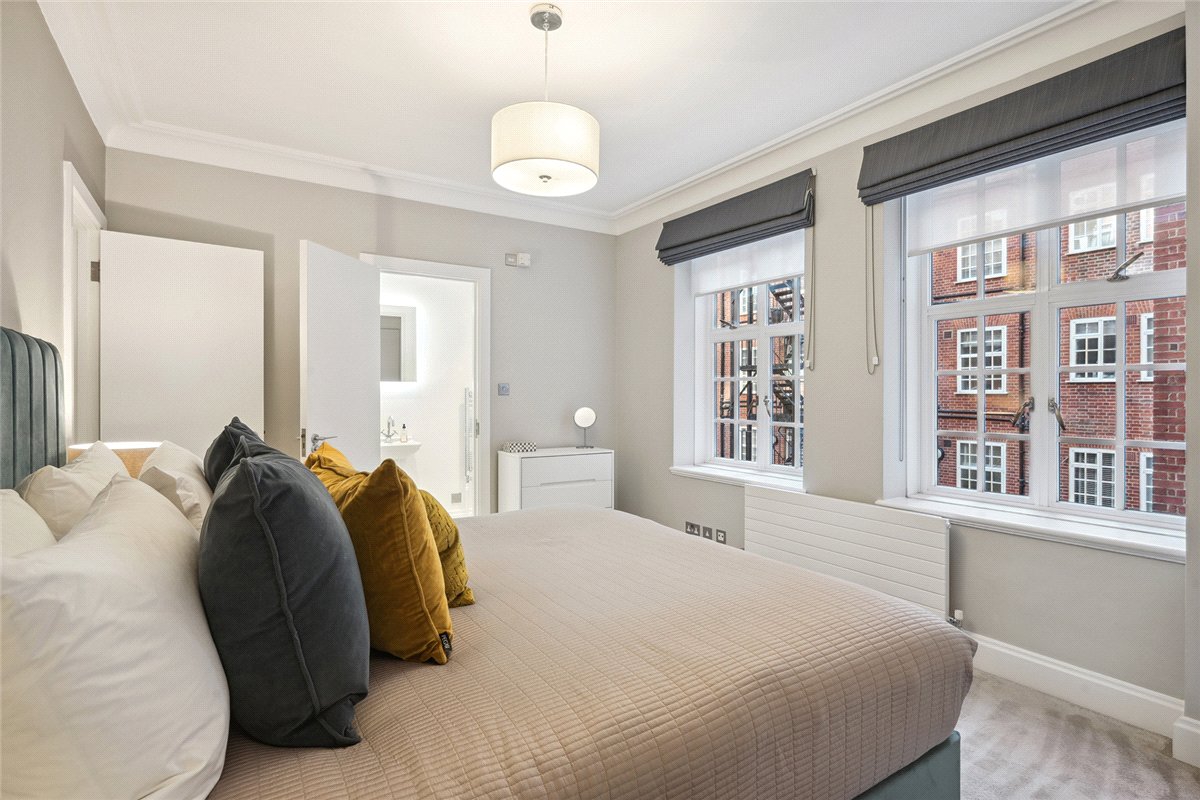 3 bedroom flat, Stafford Court, Kensington High Street W8 - Available