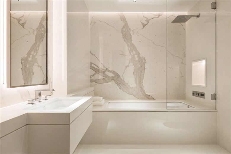 7 bedroom flat, Pont Street, Knightsbridge SW1X - Available