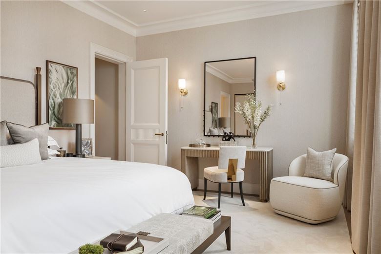 7 bedroom flat, Pont Street, Knightsbridge SW1X - Available