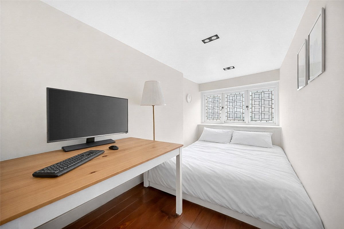 2 bedroom flat, Harrington Gardens, London SW7 - Available