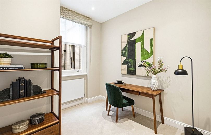 4 bedroom flat, Gloucester Road, South Kensington SW7 - Available