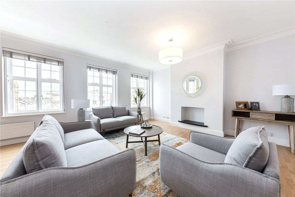 3 bedroom flat, Stafford Court, Kensington High Street W8 - Available