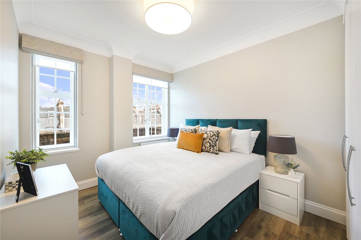 2 bedroom flat, Stafford Court, Kensington High Street W8 - Available