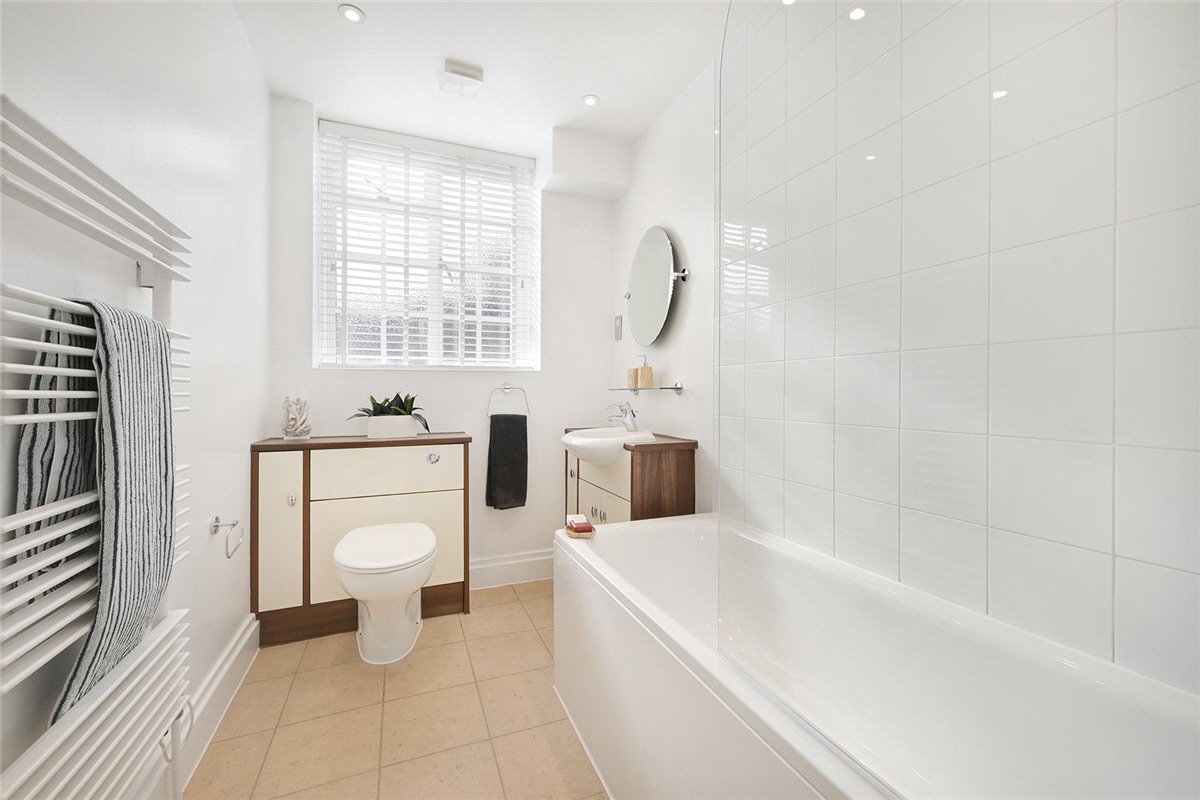 2 bedroom flat, Stafford Court, Kensington High Street W8 - Available