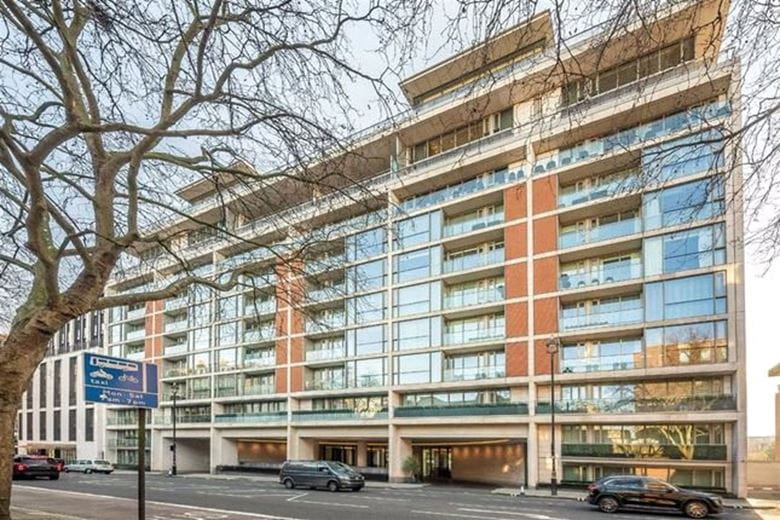 1 bedroom flat, Knightsbridge, Knightsbridge SW7 - Available