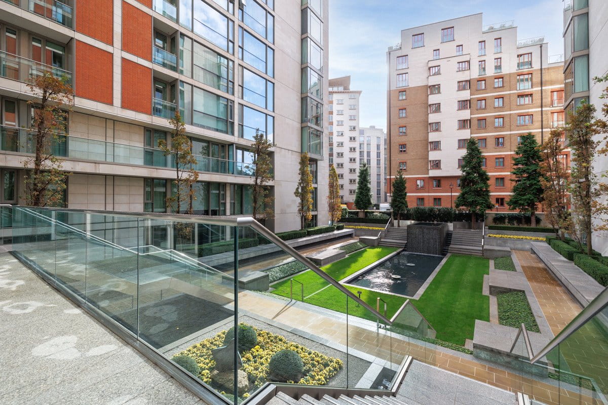 1 bedroom flat, Knightsbridge, Knightsbridge SW7 - Available