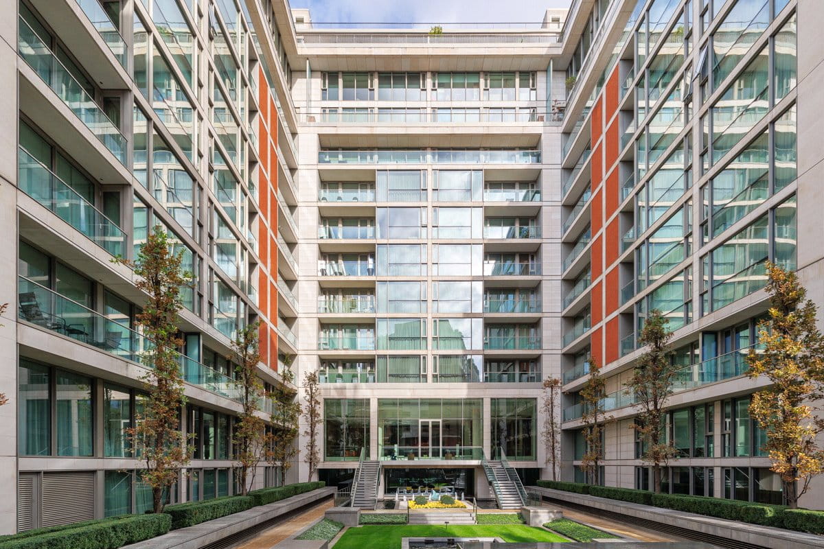 1 bedroom flat, Knightsbridge, Knightsbridge SW7 - Available