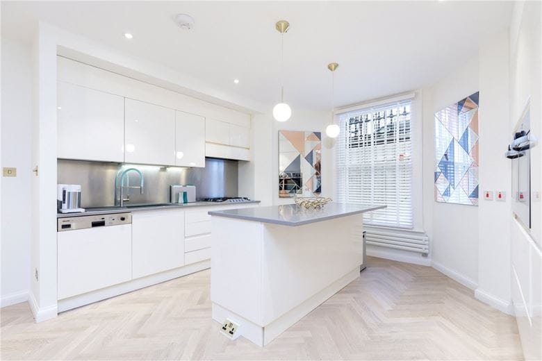 3 bedroom maisonette, Cornwall Gardens, South Kensington SW7 - Available