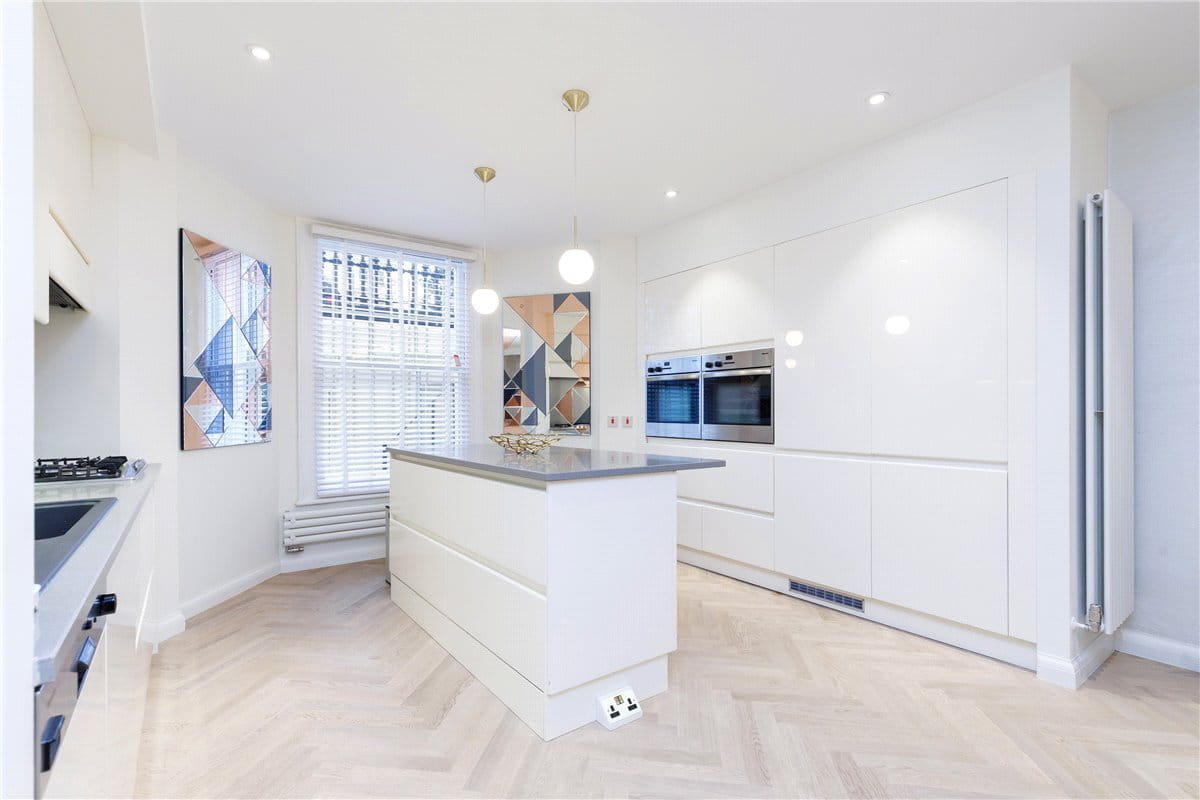 3 bedroom maisonette, Cornwall Gardens, South Kensington SW7 - Available
