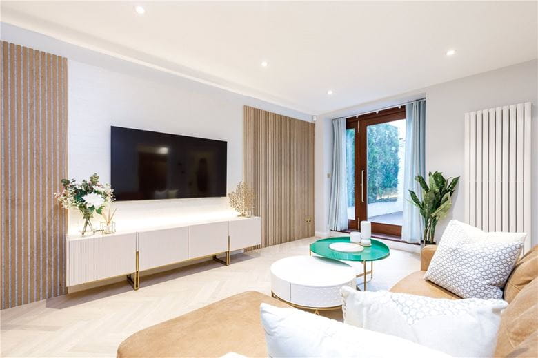 3 bedroom maisonette, Cornwall Gardens, South Kensington SW7 - Available