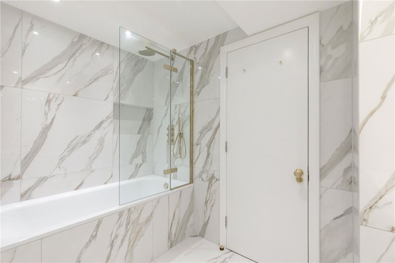 3 bedroom maisonette, Cornwall Gardens, South Kensington SW7 - Available