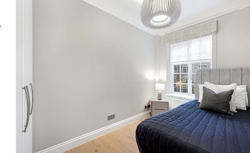 2 bedroom flat, Stafford Court, Kensington High Street W8 - Available