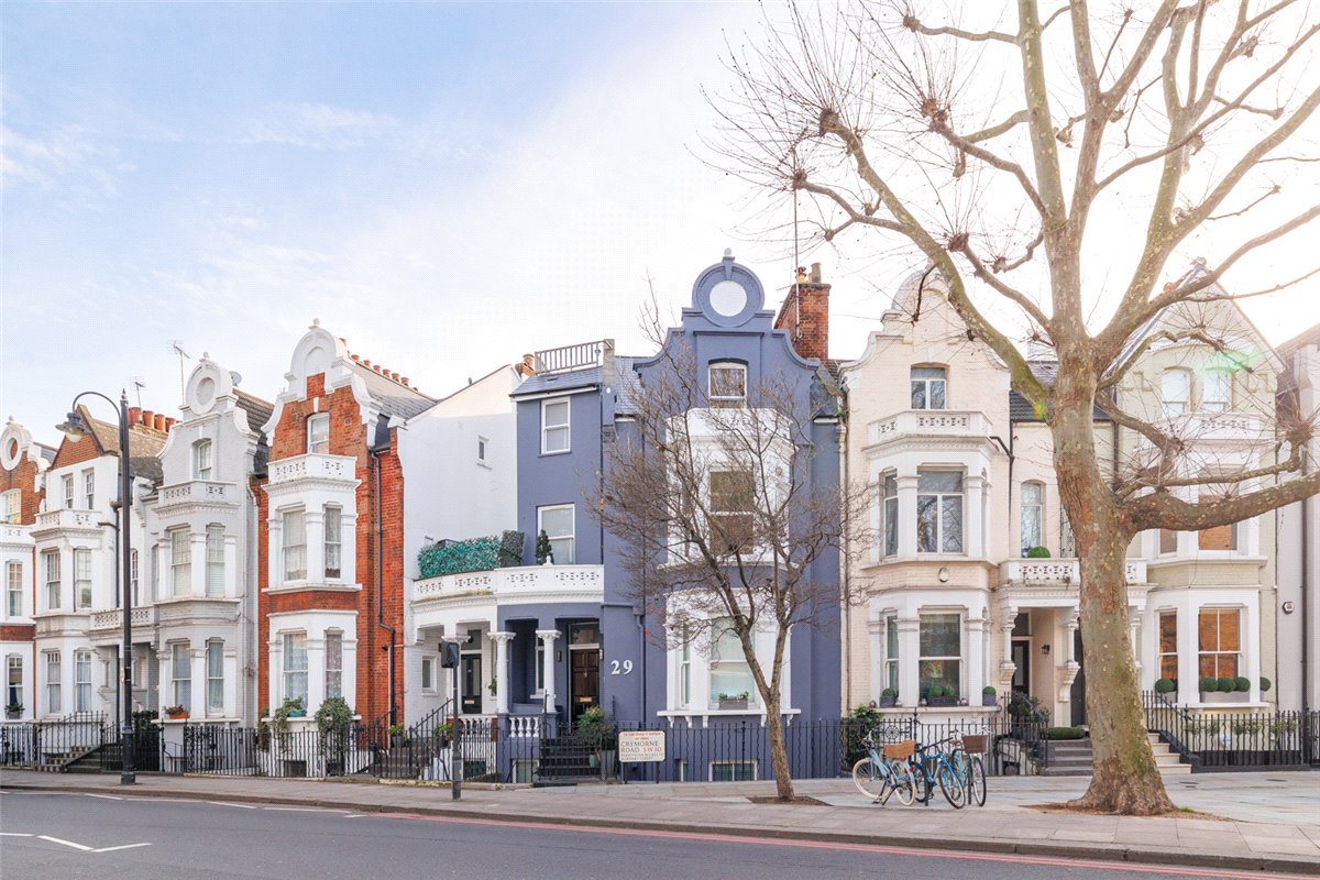 1 bedroom flat, Cremorne Road, Chelsea SW10 - Available