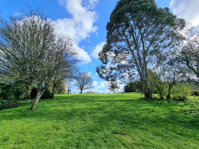3 bedroom cottage, Harding Farm Cottages, Great Bedwyn SN8 - Let Agreed