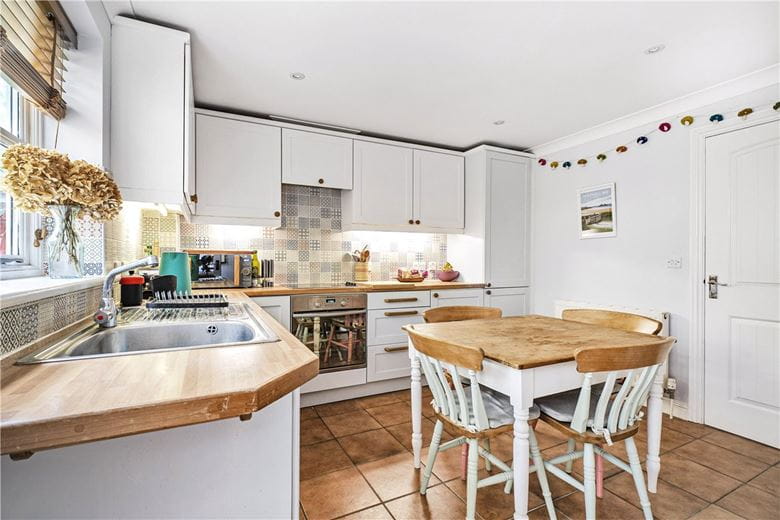 3 bedroom house, Coomb Meadow, Burbage SN8