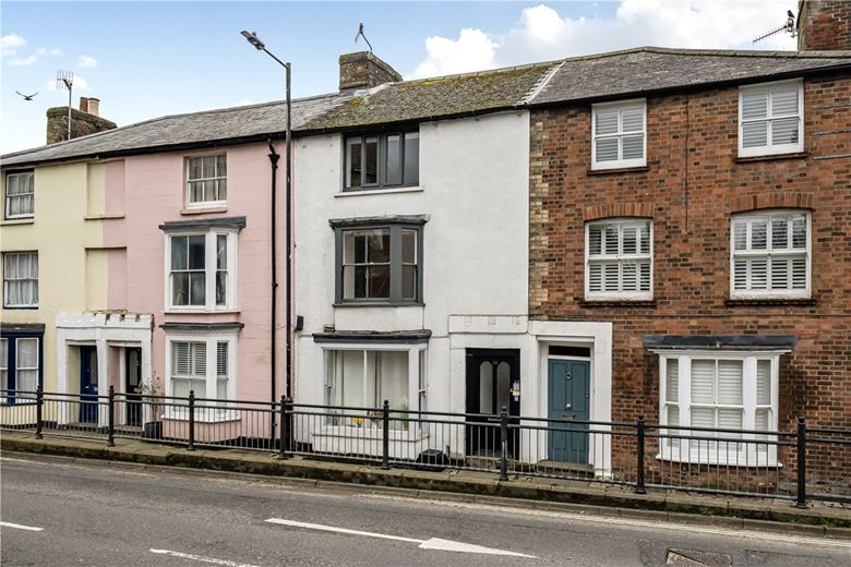 2 bedroom maisonette, High Street, Marlborough SN8 - Available