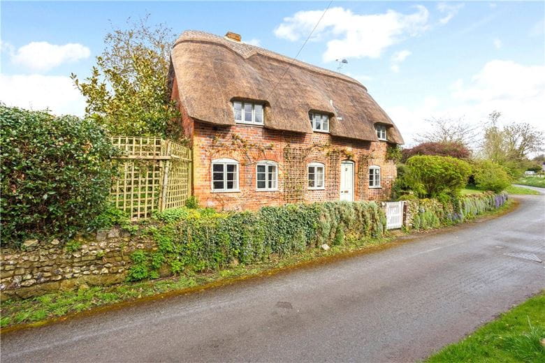 3 bedroom cottage, Wilcot, Pewsey SN9 - Available