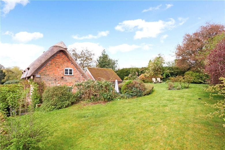 3 bedroom cottage, Wilcot, Pewsey SN9 - Available