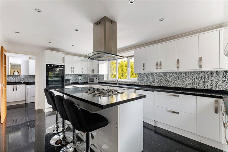 3 bedroom house, Eastsands, Burbage SN8 - Available