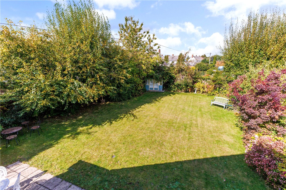 3 bedroom house, Eastsands, Burbage SN8 - Available