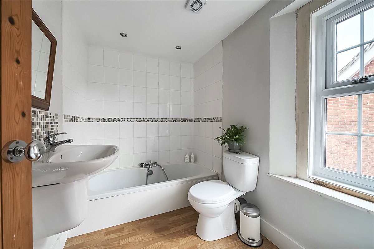 4 bedroom house, Forge Lane, West Overton SN8 - Sold STC