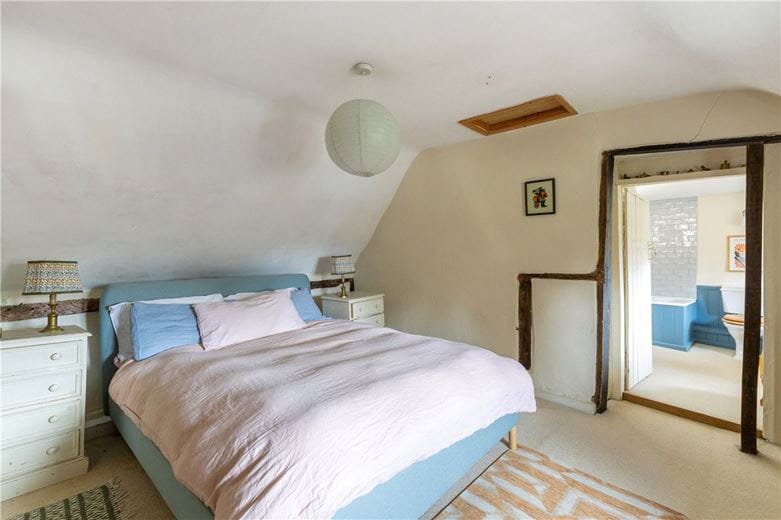 4 bedroom house, Easton Royal, Pewsey SN9 - Available