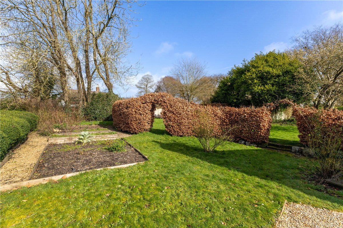 4 bedroom house, Easton Royal, Pewsey SN9 - Available