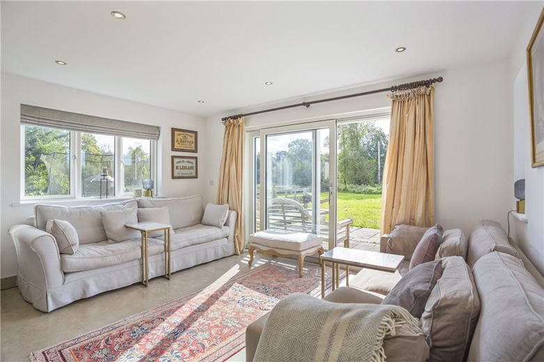 7 bedroom house, Bath Road, Marlborough SN8 - Available