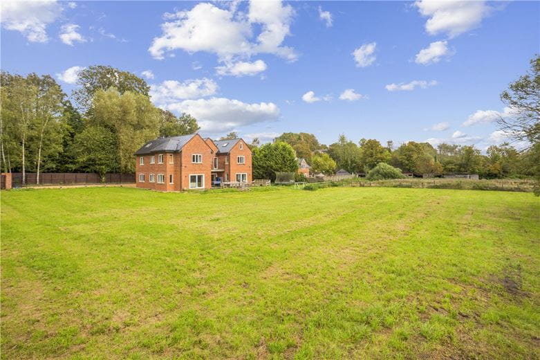7 bedroom house, Bath Road, Marlborough SN8 - Available